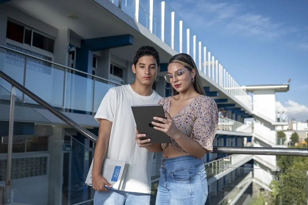Incubadora Parmenia – Universidad La Salle